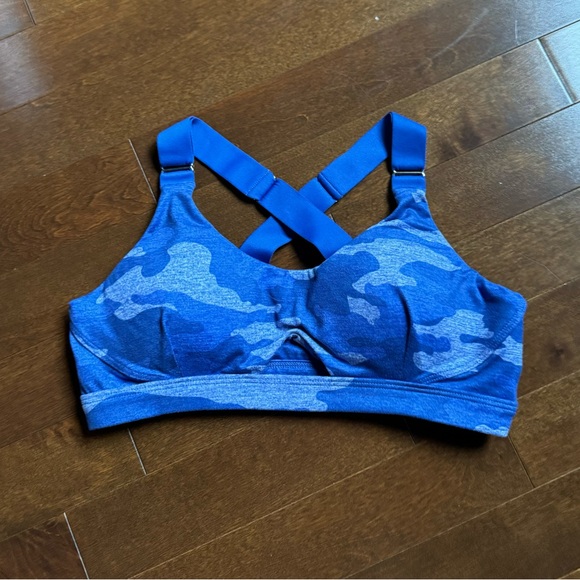 Bombshell Sportswear Tops - NWOT bombshell sportswear keyhole bra